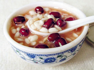 宝宝夏季饮食之红豆薏米粥