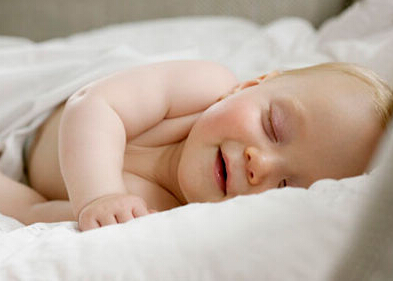婴儿睡眠不好的原因  妈妈要耐心找到原因