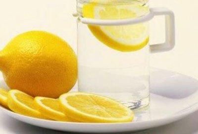 夏日必备 每天早上喝柠檬水的十个好处
