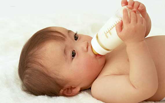 两个月婴儿吃奶少