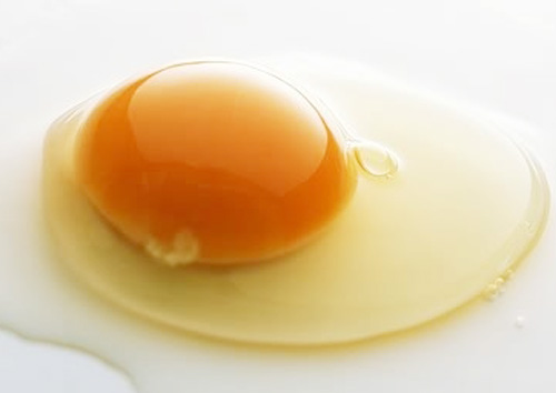 巧用鸡蛋清去除产后妊娠纹