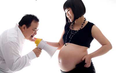 父母怎样通过语言与胎儿交流?