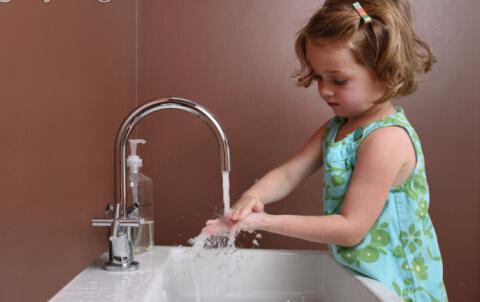 让孩子正确洗手 健康才少烦恼