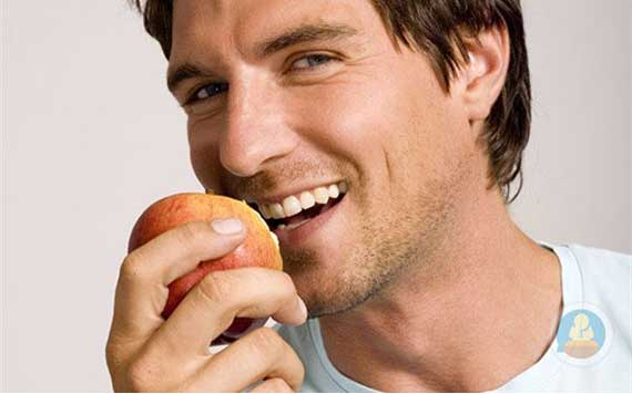 男性吃苹果能提高精子活力