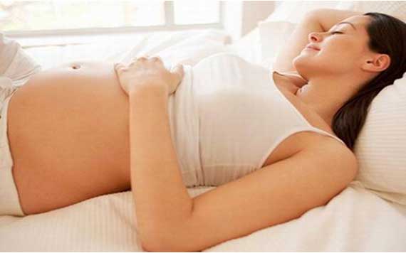 母亲的熟睡有助于胎儿发育