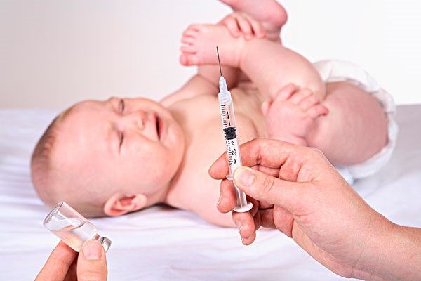 如何护理孩子接种疫苗后的出现异常反应