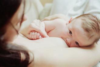 新生儿母乳喂养方法