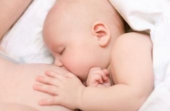 遇到宝宝吃奶的“坏习惯”，该如何处理？