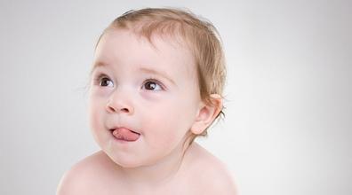 如何从舌头看宝宝健康状况？