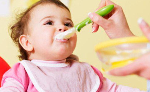 解析婴儿辅食能补充哪些营养