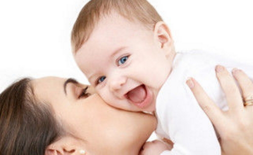 母乳喂养宝宝小心8大陷阱
