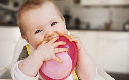 成长：八个月的宝宝要如何饮食？