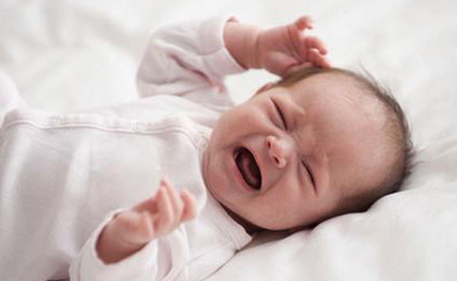 婴儿夜哭怎么办 几个小方法来搞定