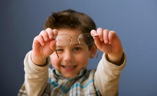 儿童治疗近视方法